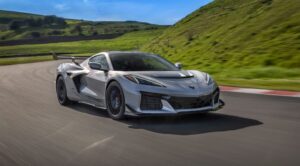 The Chevrolet Corvette ZR1X: America’s Hybrid Hypercar Redefines Speed and Value.