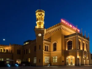 A Journey Back in Time: Poland’s "Nieśpieszny" Retro Train Offers a Glimpse into Rail Heritage