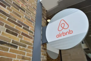 Airbnb Is Testing Lower Fees for Hosts Who Bring Their Own Guests
