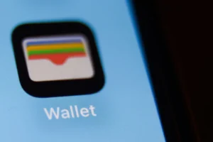 Apple Watch and iPhone Owners Can Now Carry a Digital U.S. Passport for Domestic Air Travel