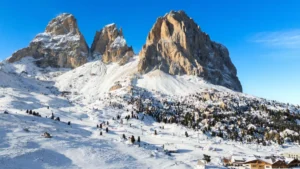 The 2026 Guide to Skiing the Alps: Navigating Shifting Snowlines, Currency Fluctuations, and the Rise of the Megapass.